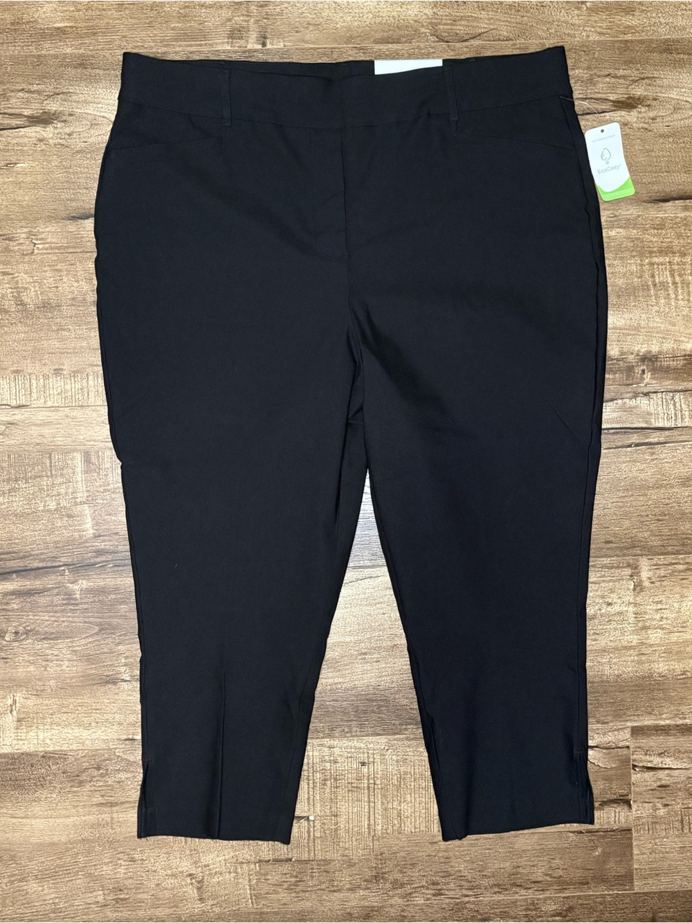 Penningtons Black Cropped Stretch Capri Pants